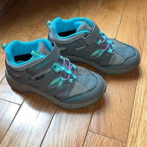 Like new merrel comfortably fit hiking shoes